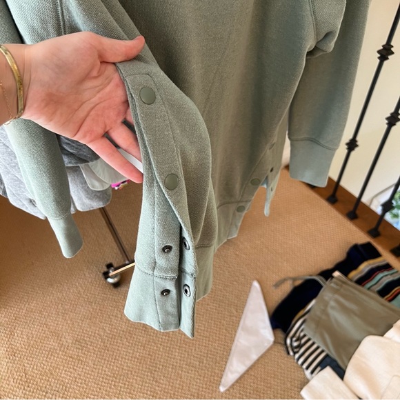 Aerie sweatshirt - Picture 3 of 4